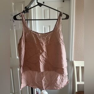 Excellent Condition!! J. Crew Women’s High-Low Tank Top! Size 4.